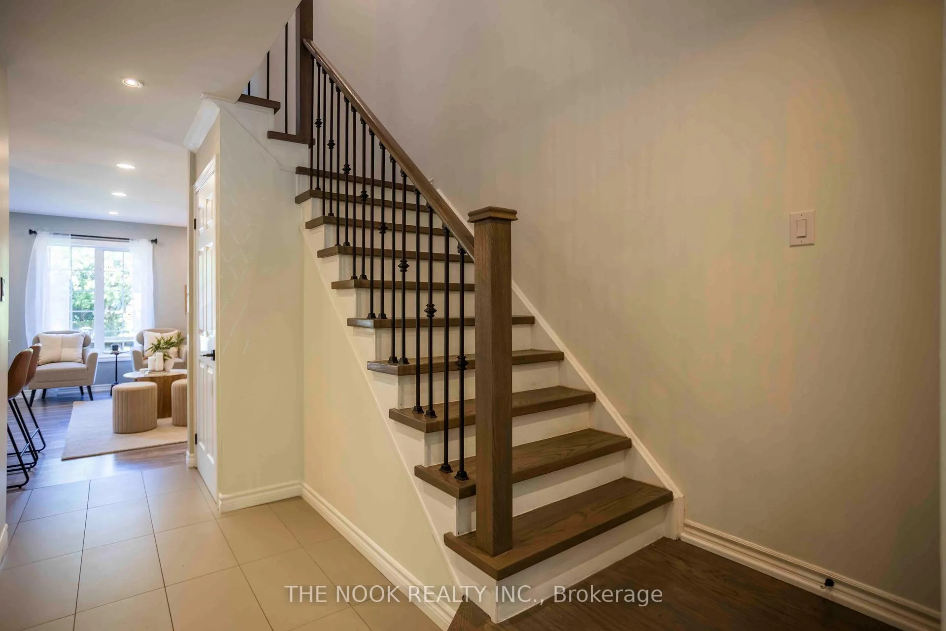 Photo 6 of 22 Threadgold Court, Whitby, Lynde Creek — HOMEH