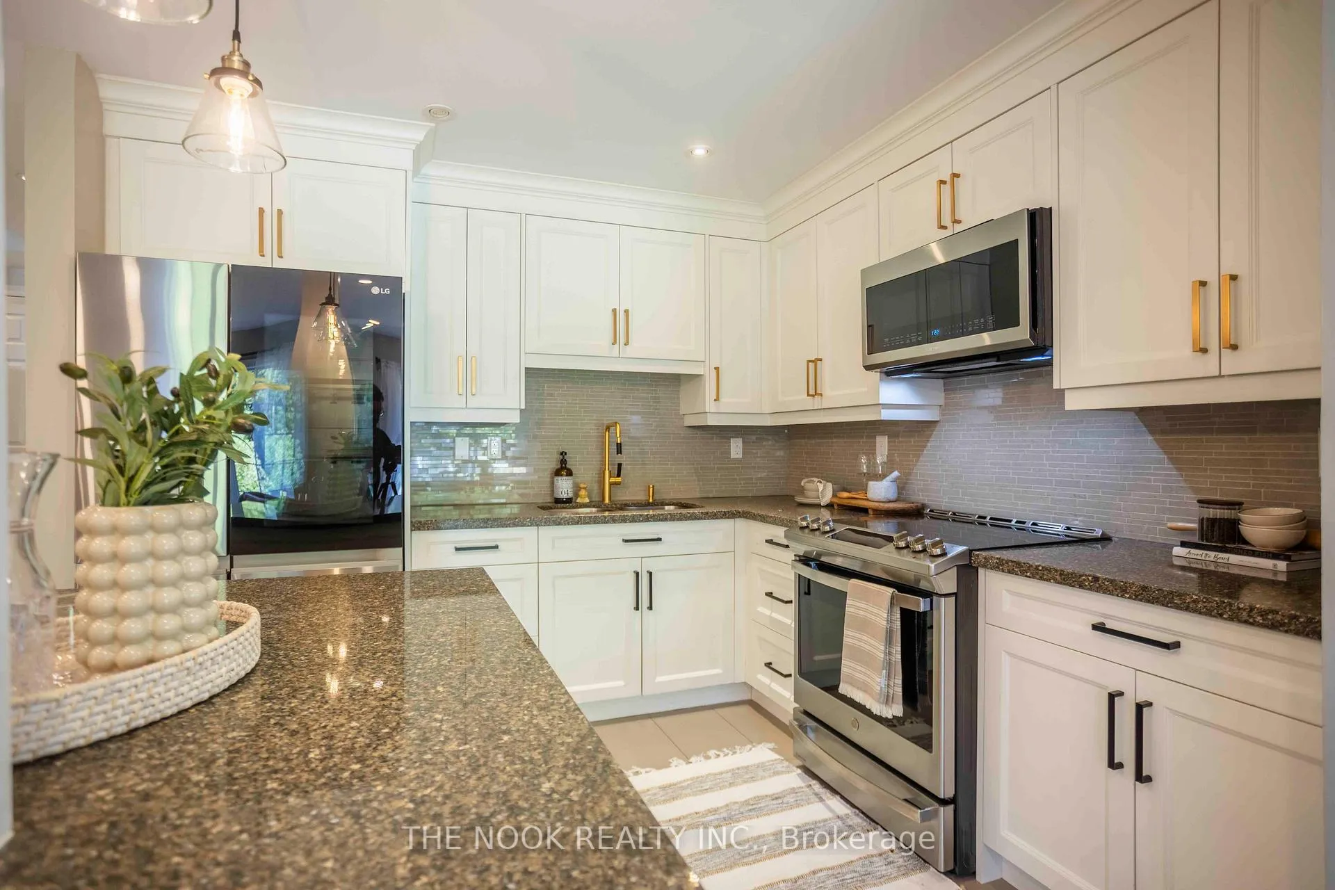 Photo 16 of 22 Threadgold Court, Whitby, Lynde Creek — HOMEH