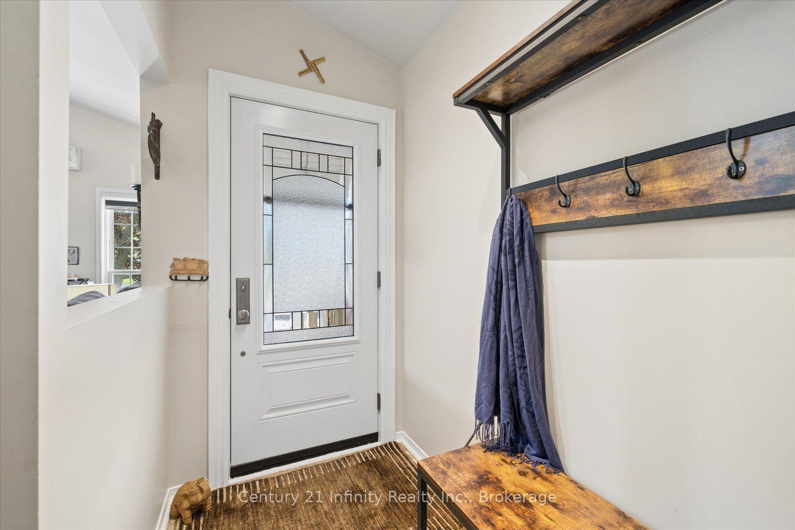 Photo 5 of 814 Lochness Crescent, Oshawa, McLaughlin — HOMEH