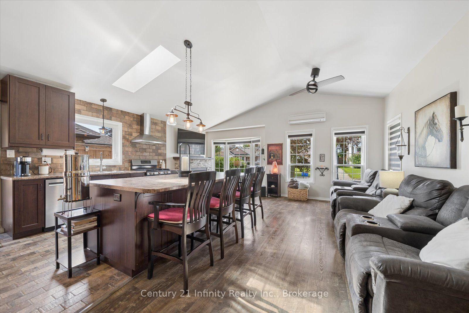 Photo 19 of 814 Lochness Crescent, Oshawa, McLaughlin — HOMEH