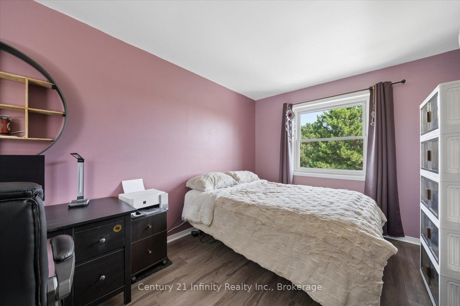 Photo 23 of 814 Lochness Crescent, Oshawa, McLaughlin — HOMEH