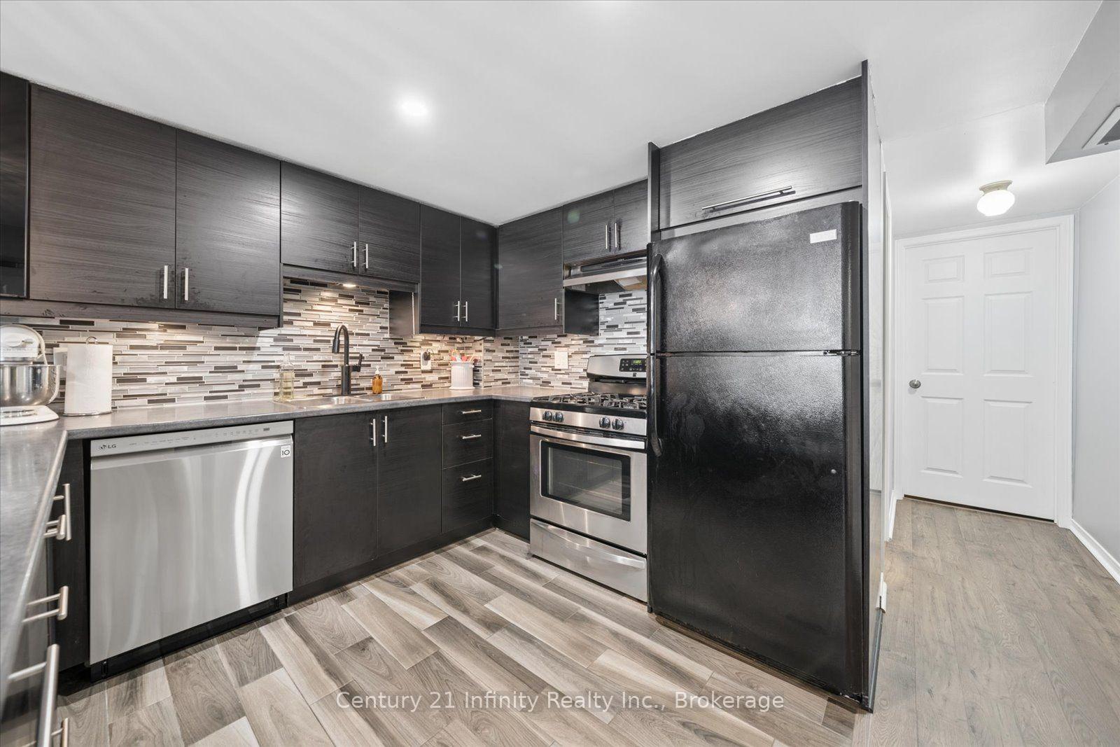 Photo 33 of 814 Lochness Crescent, Oshawa, McLaughlin — HOMEH