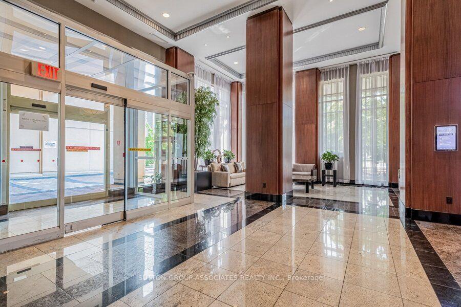Photo 3 of Unit 1603, 628 Fleet Street, Toronto, Niagara — HOMEH