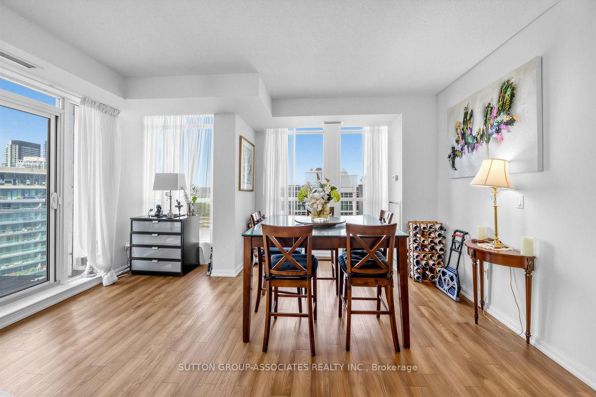 Photo 9 of Unit 1603, 628 Fleet Street, Toronto, Niagara — HOMEH