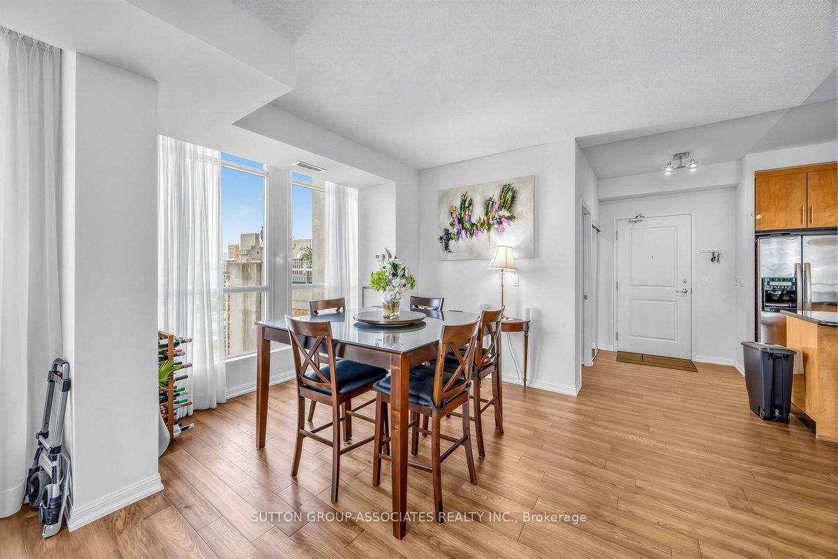 Photo 10 of Unit 1603, 628 Fleet Street, Toronto, Niagara — HOMEH