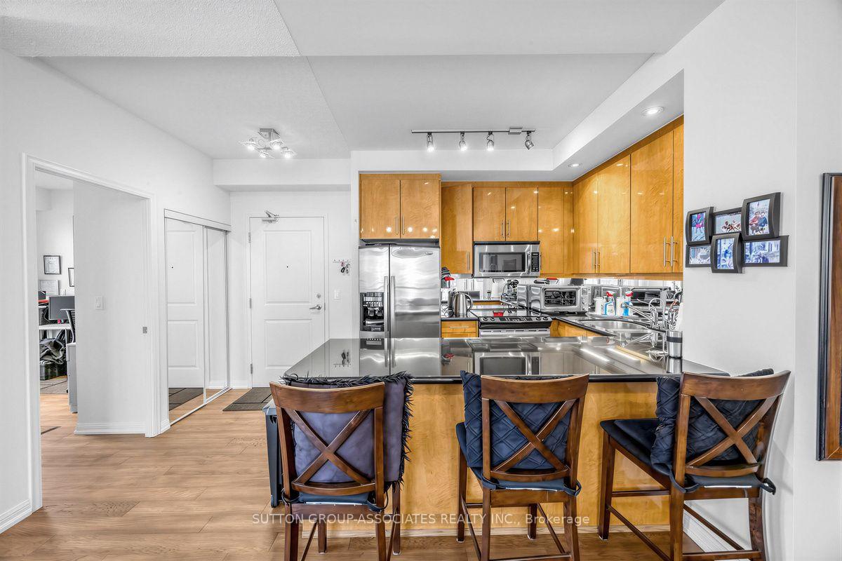 Photo 12 of Unit 1603, 628 Fleet Street, Toronto, Niagara — HOMEH