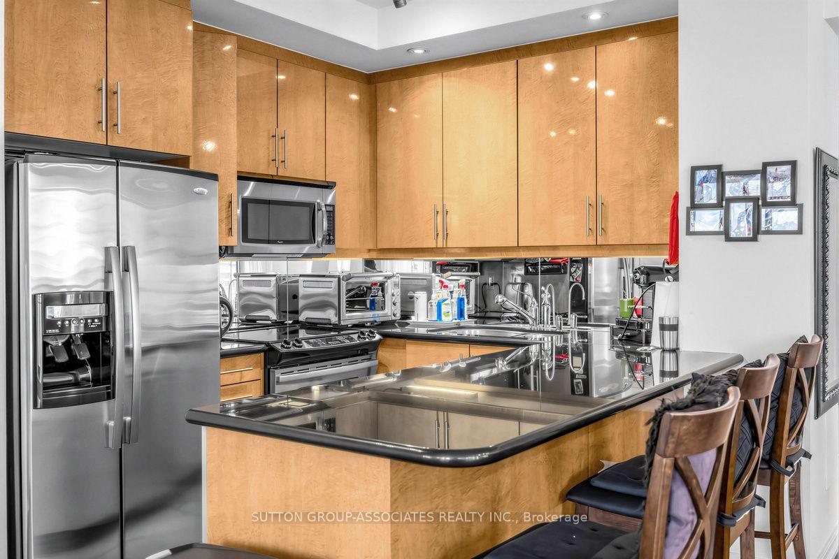 Photo 13 of Unit 1603, 628 Fleet Street, Toronto, Niagara — HOMEH