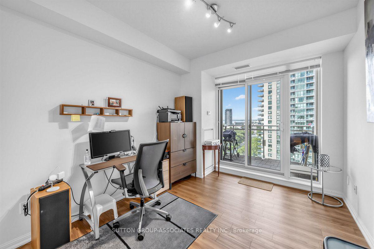 Photo 14 of Unit 1603, 628 Fleet Street, Toronto, Niagara — HOMEH