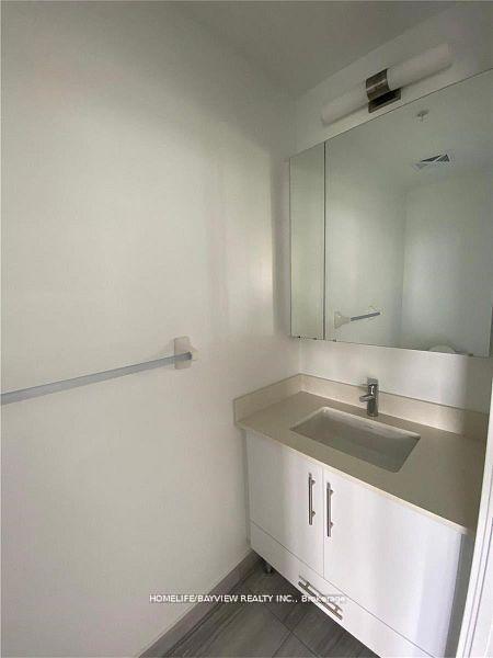 Photo 8 of Unit 901, 75 oneida Crescent, Richmond Hill, Langstaff — HOMEH