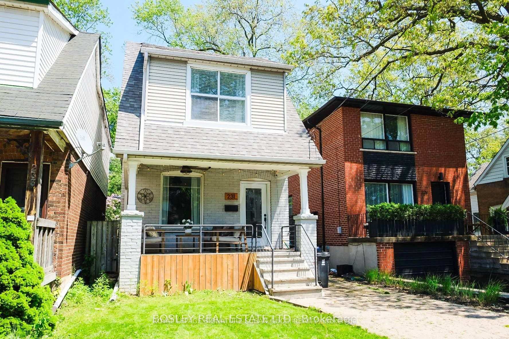 Photo 2 of 231 Chisholm Avenue, Toronto, Woodbine-Lumsden — HOMEH