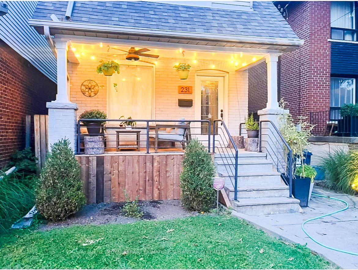 Photo 3 of 231 Chisholm Avenue, Toronto, Woodbine-Lumsden — HOMEH