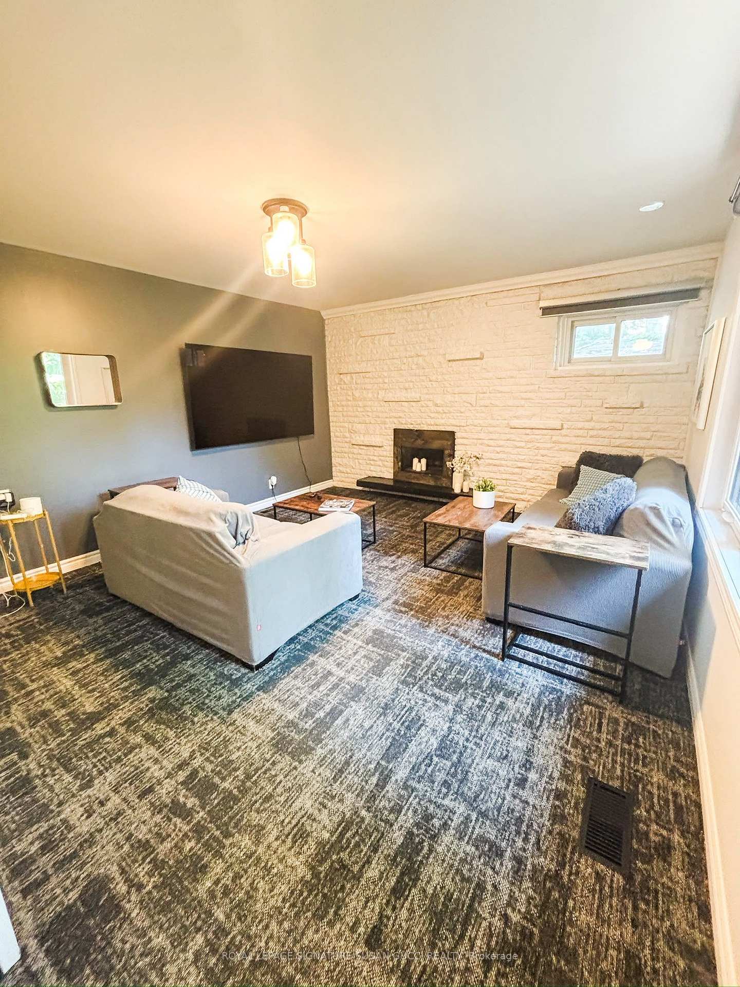 Photo 11 of 231 Chisholm Avenue, Toronto, Woodbine-Lumsden — HOMEH