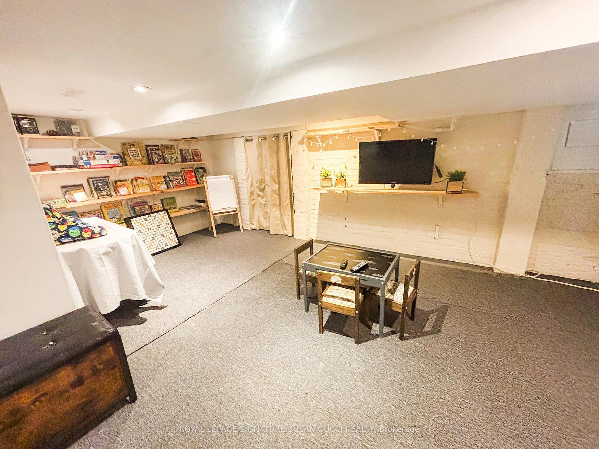 Photo 25 of 231 Chisholm Avenue, Toronto, Woodbine-Lumsden — HOMEH