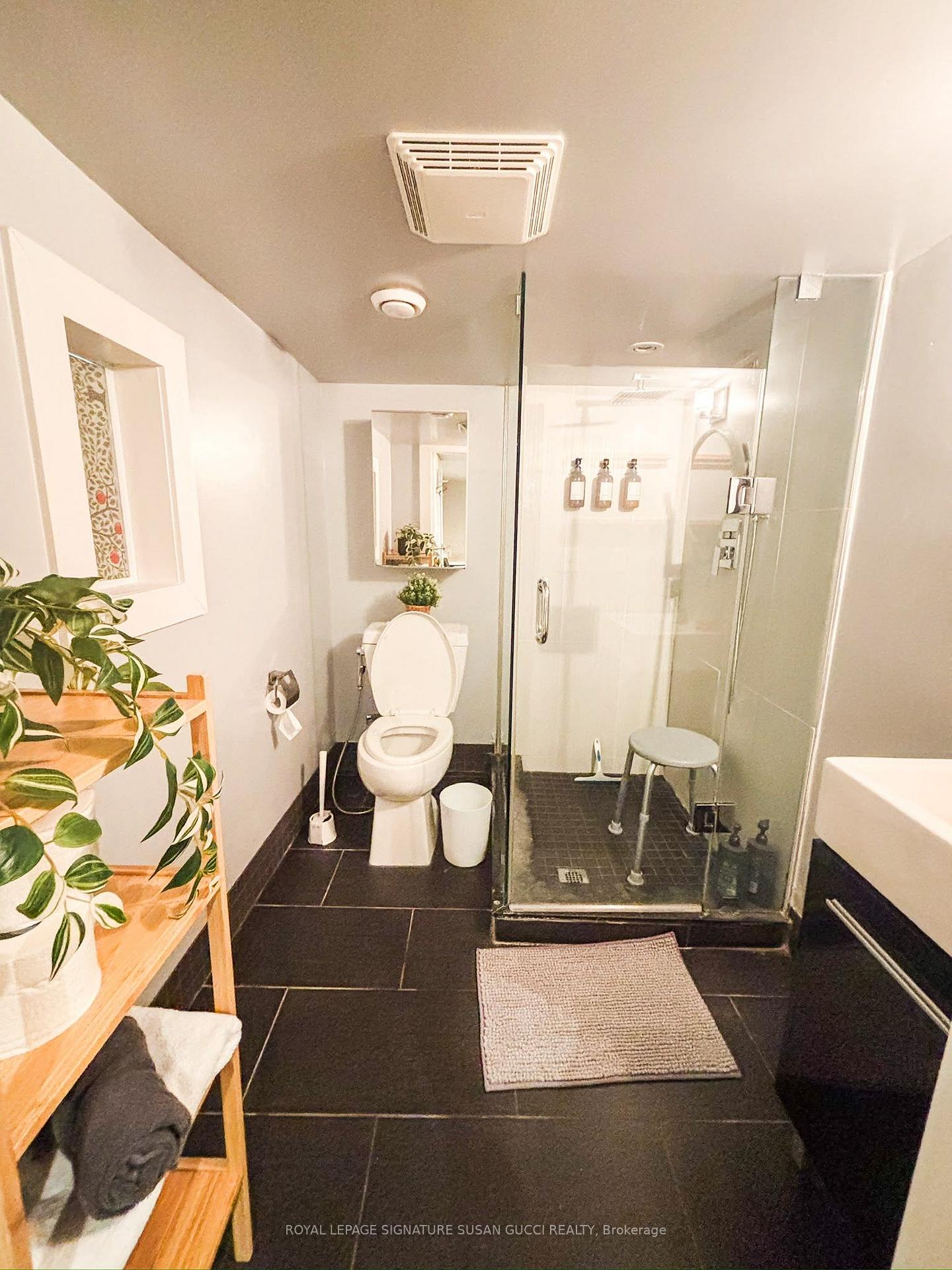 Photo 27 of 231 Chisholm Avenue, Toronto, Woodbine-Lumsden — HOMEH