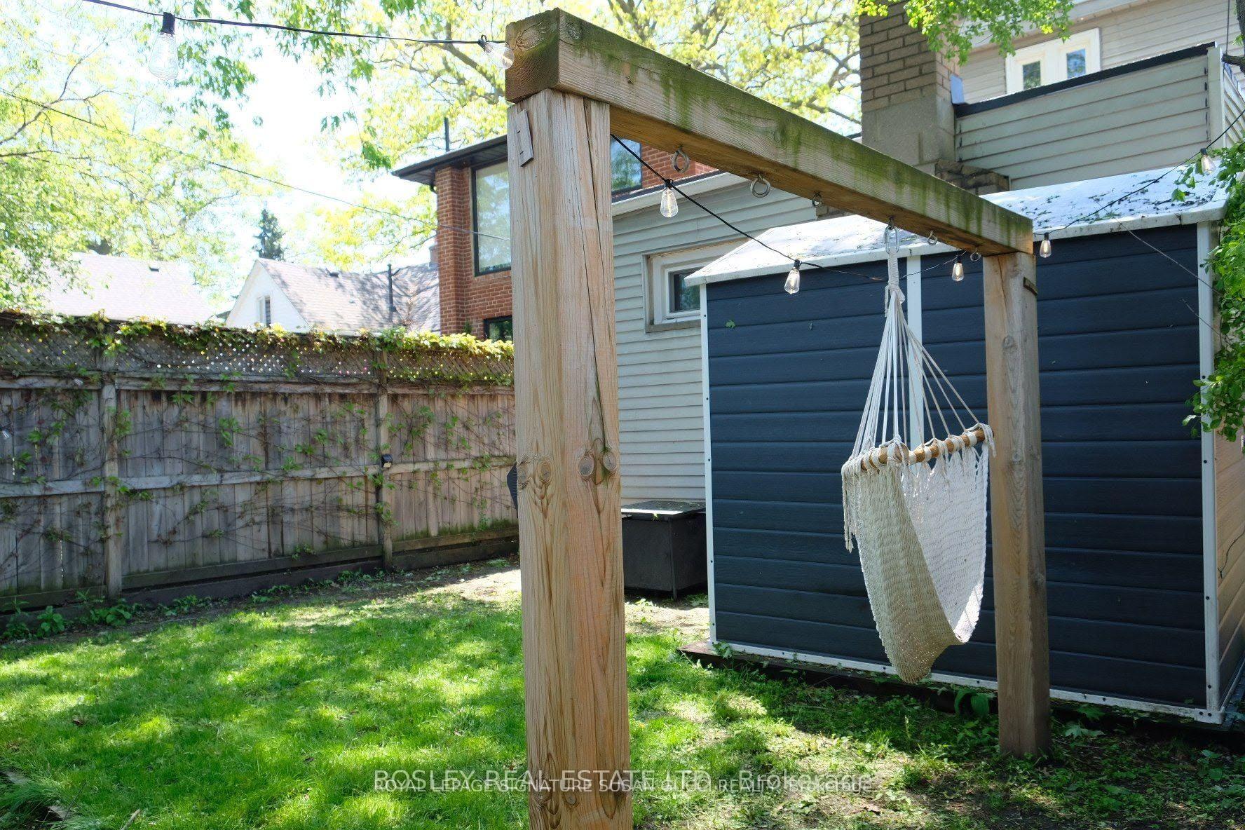 Photo 29 of 231 Chisholm Avenue, Toronto, Woodbine-Lumsden — HOMEH