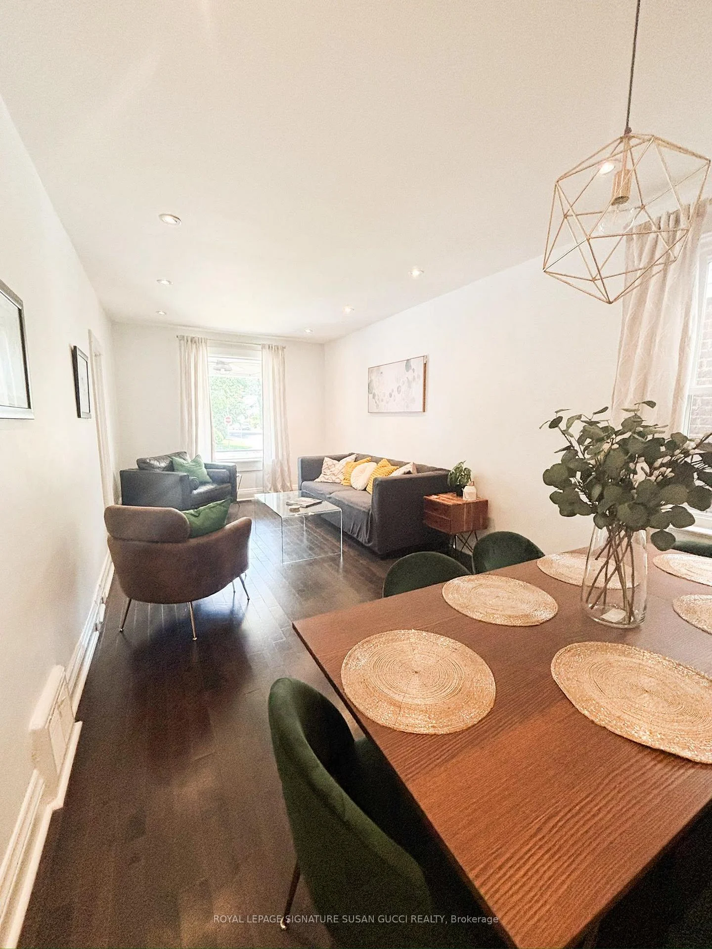 Photo 7 of 231 Chisholm Avenue, Toronto, Woodbine-Lumsden — HOMEH