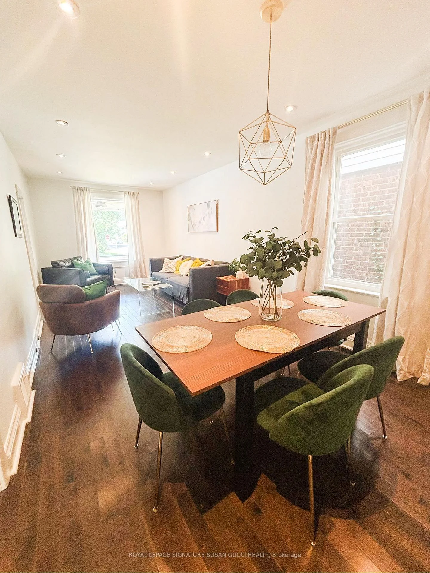 Photo 8 of 231 Chisholm Avenue, Toronto, Woodbine-Lumsden — HOMEH