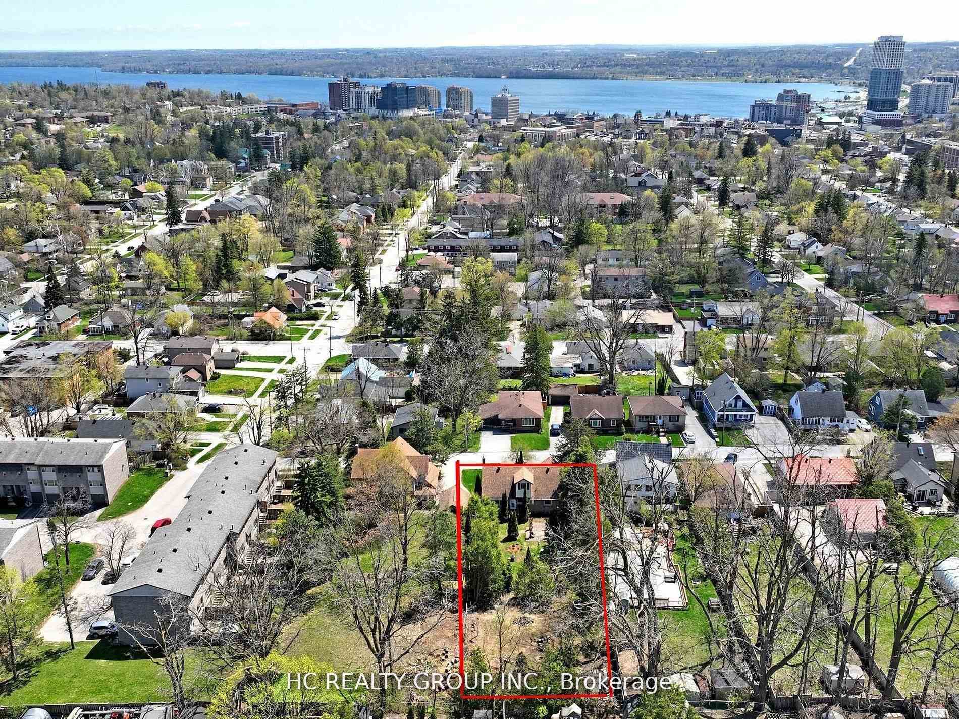 Photo 4 of 10 North Street, Barrie, Wellington — HOMEH