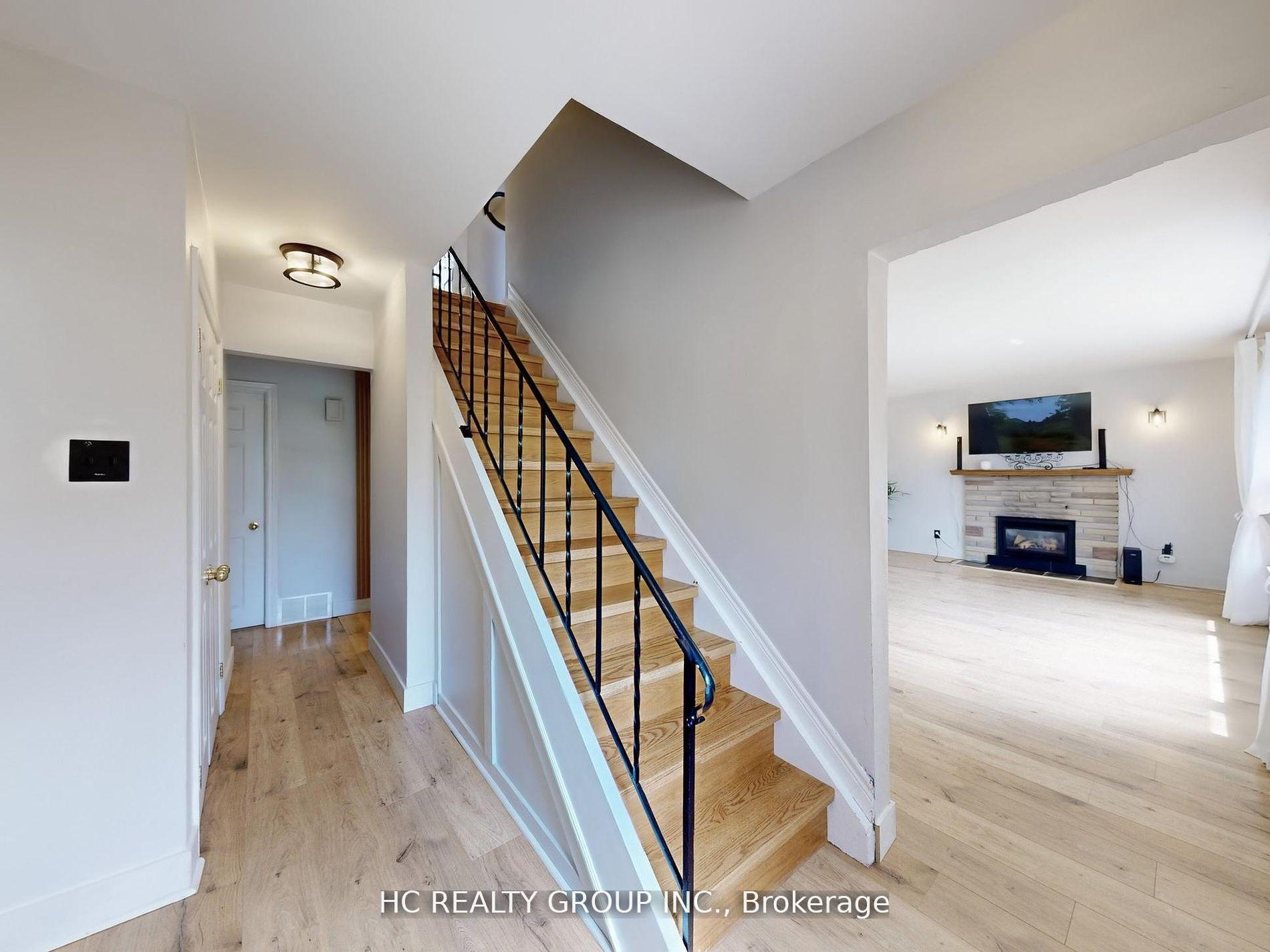 Photo 11 of 10 North Street, Barrie, Wellington — HOMEH