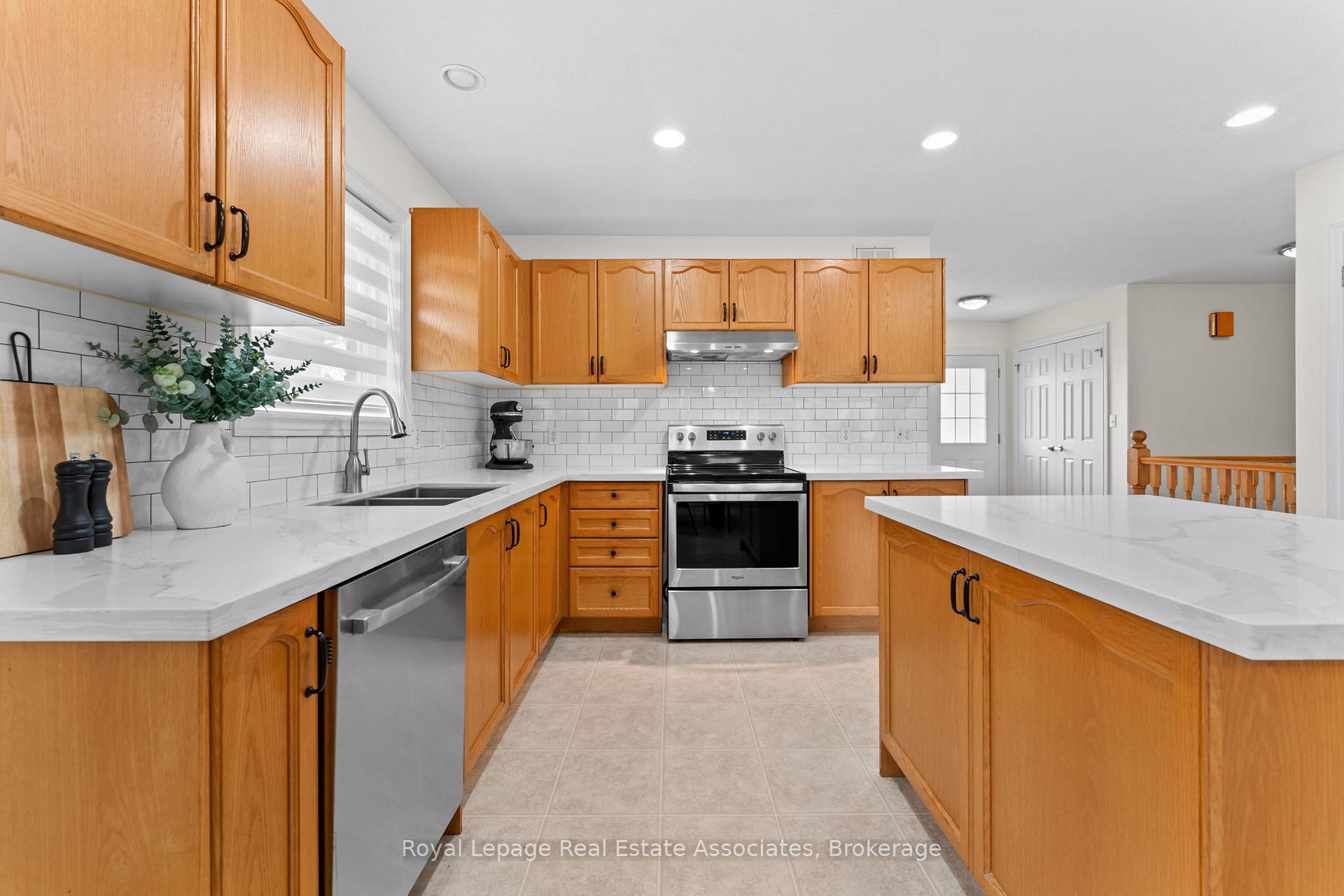Photo 6 of 190 Sheffield Street, Southgate — HOMEH