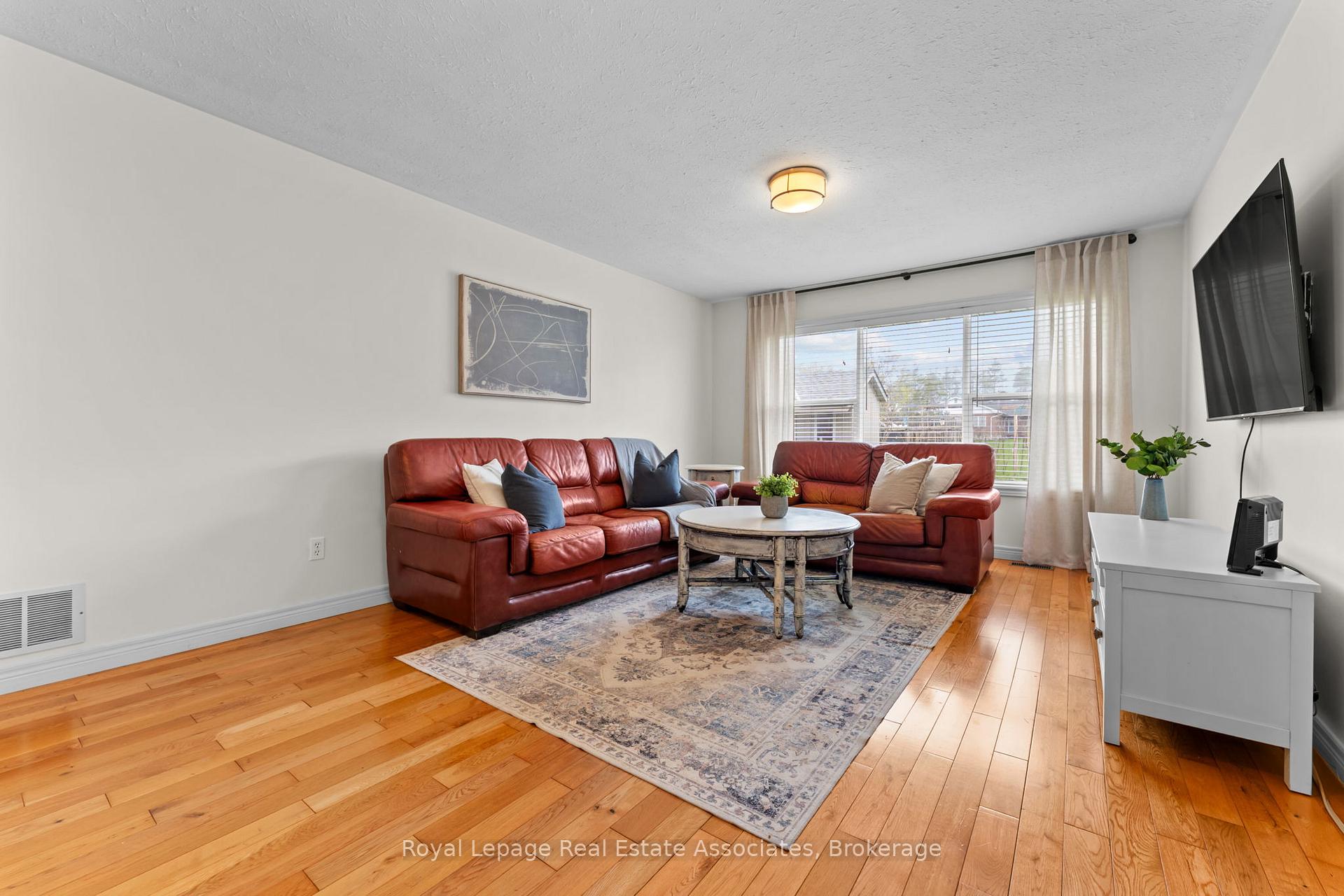 Photo 11 of 190 Sheffield Street, Southgate — HOMEH