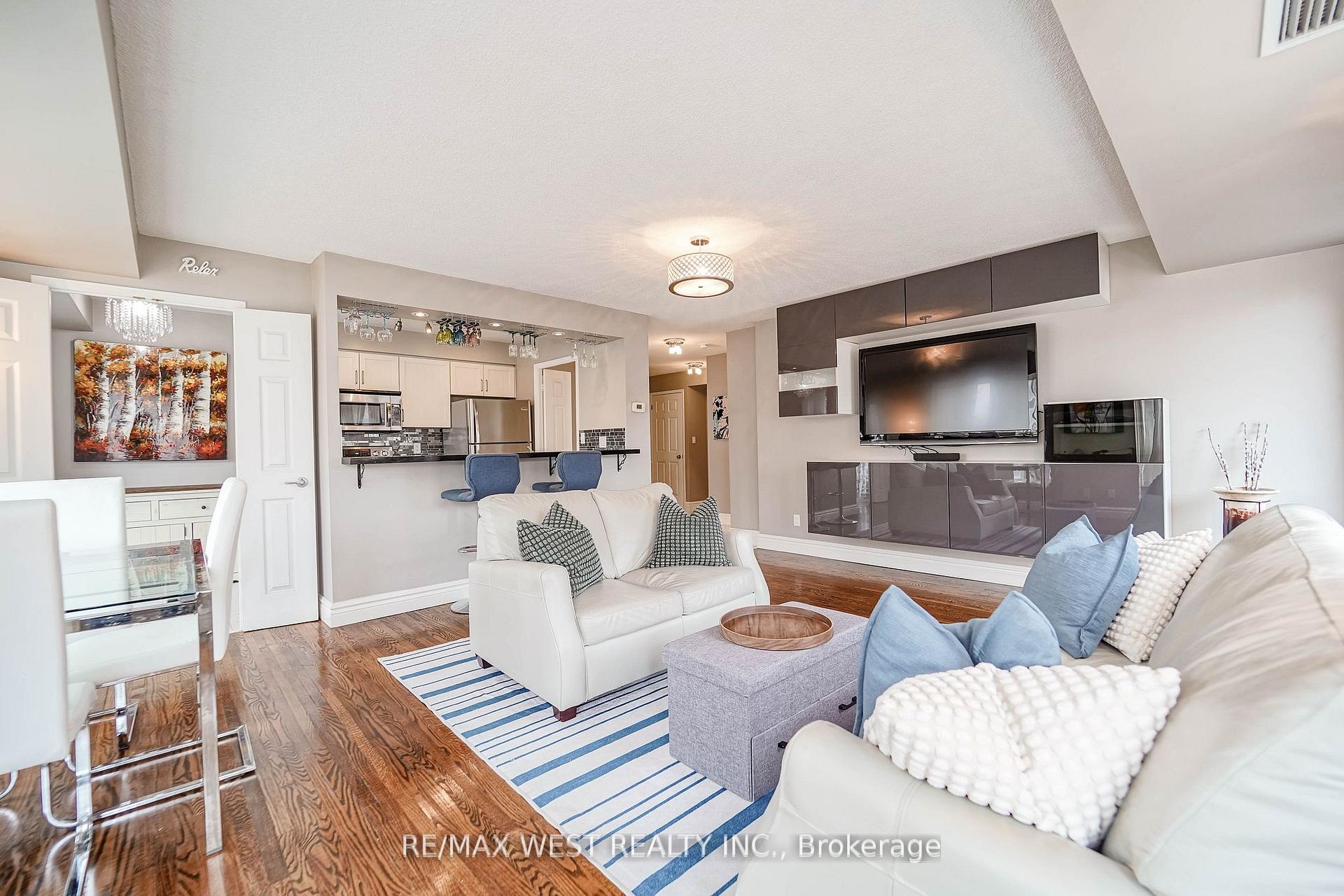 Photo 3 of Unit 309, 190 Manitoba Street, Etobicoke, Mimico — HOMEH