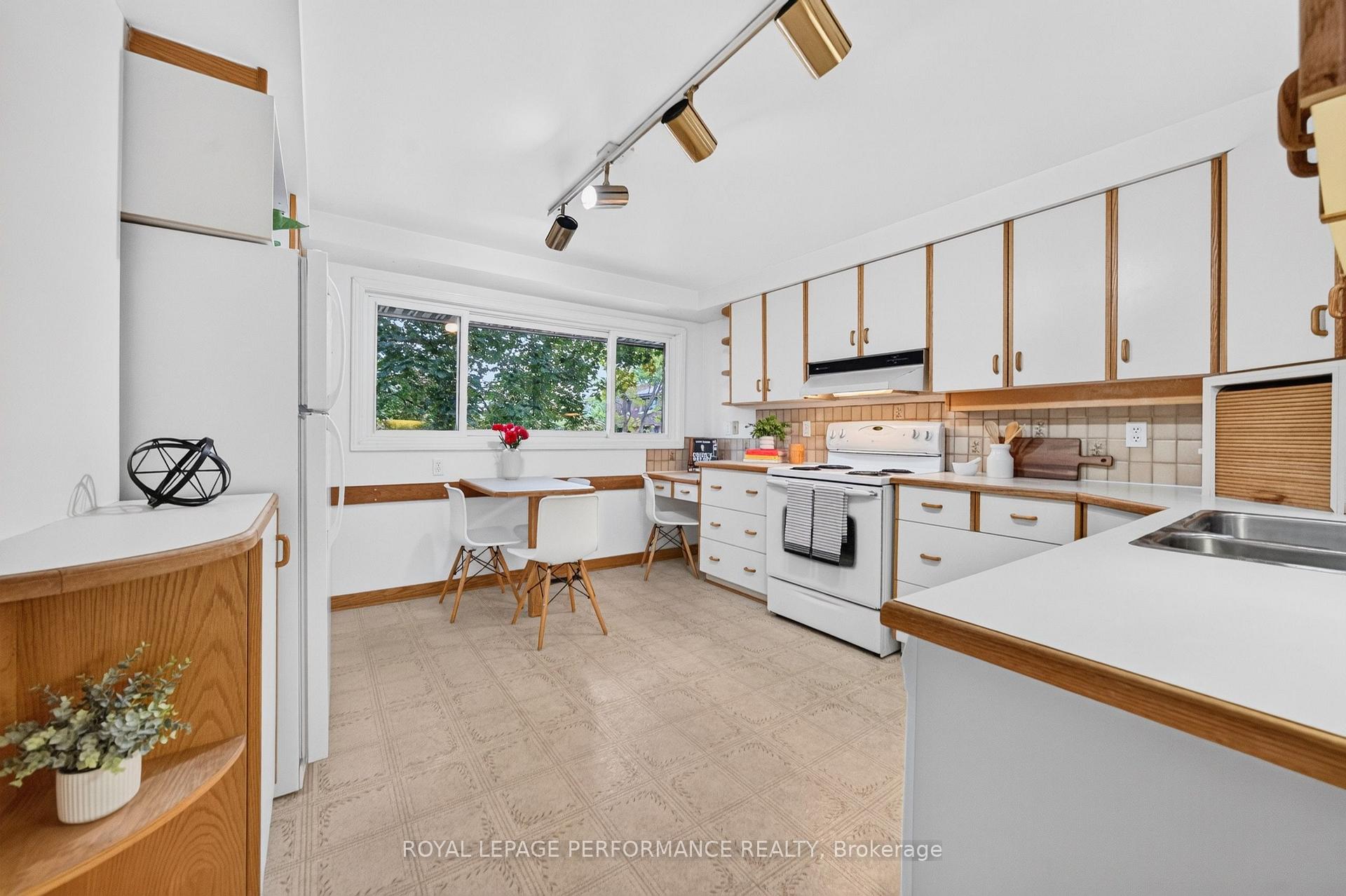 Photo 16 of Unit 23, 2 Bertona Street, Ottawa, Manordale — HOMEH