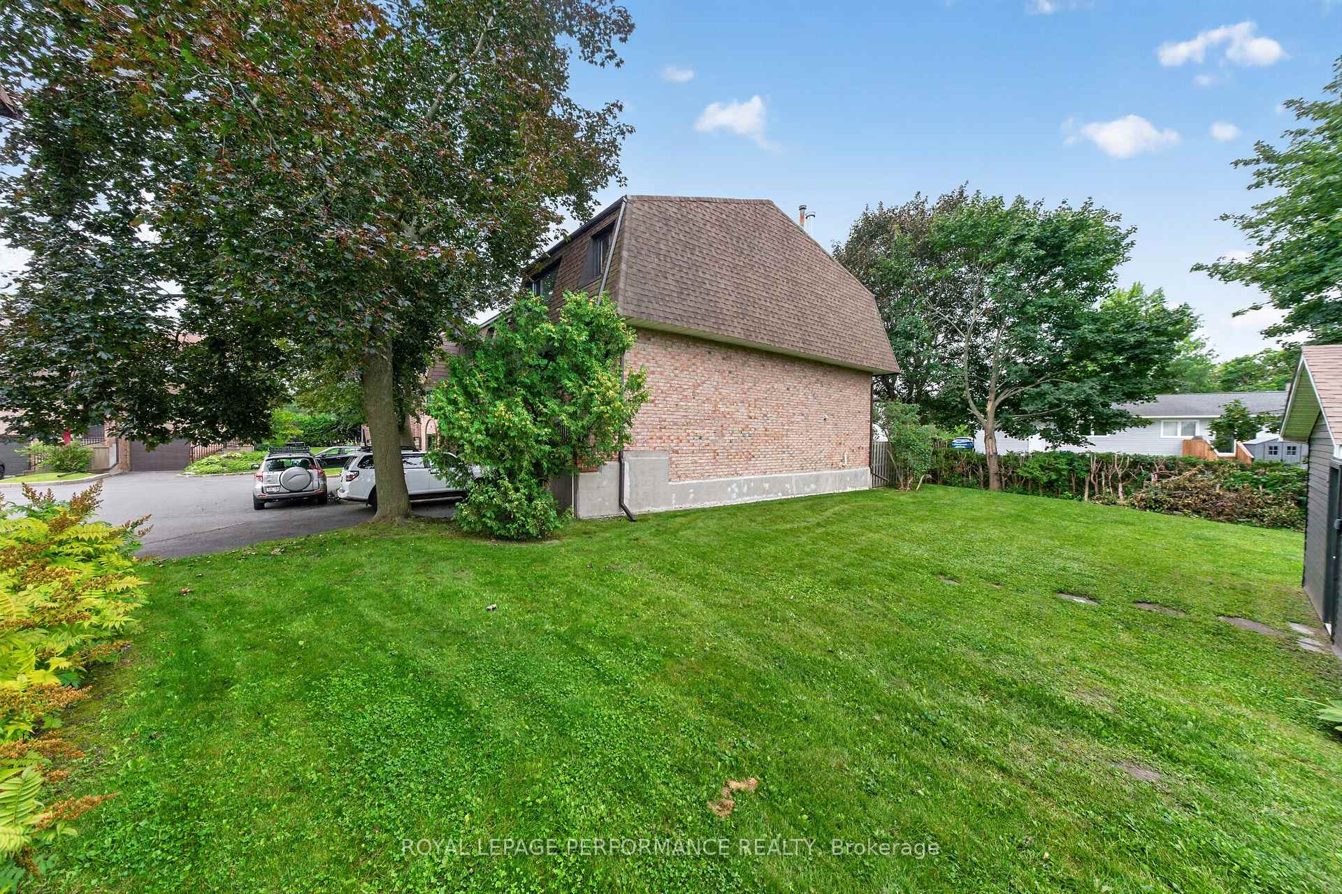 Photo 39 of Unit 23, 2 Bertona Street, Ottawa, Manordale — HOMEH