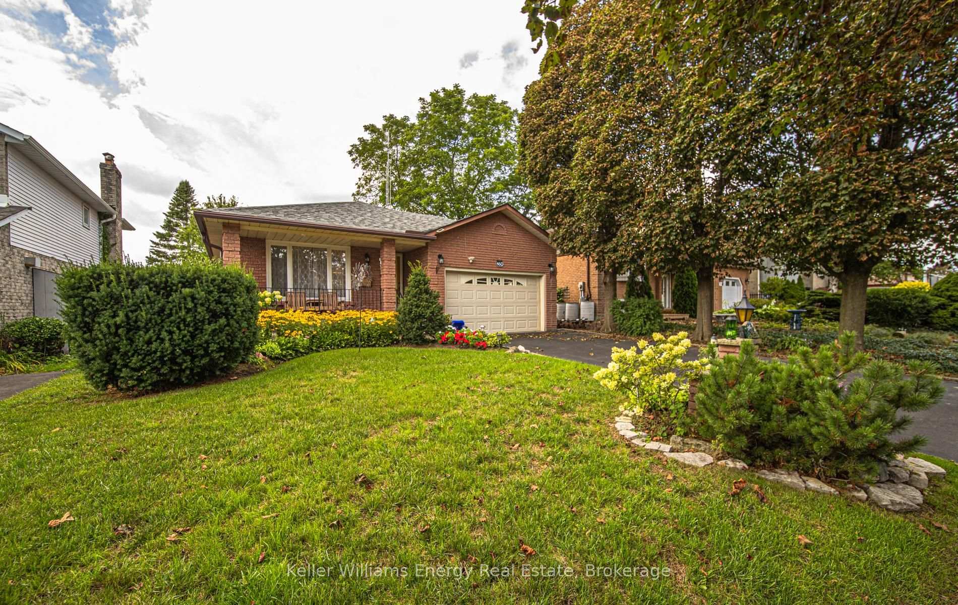Photo 2 of 460 Labrador Drive, Oshawa, Donevan — HOMEH