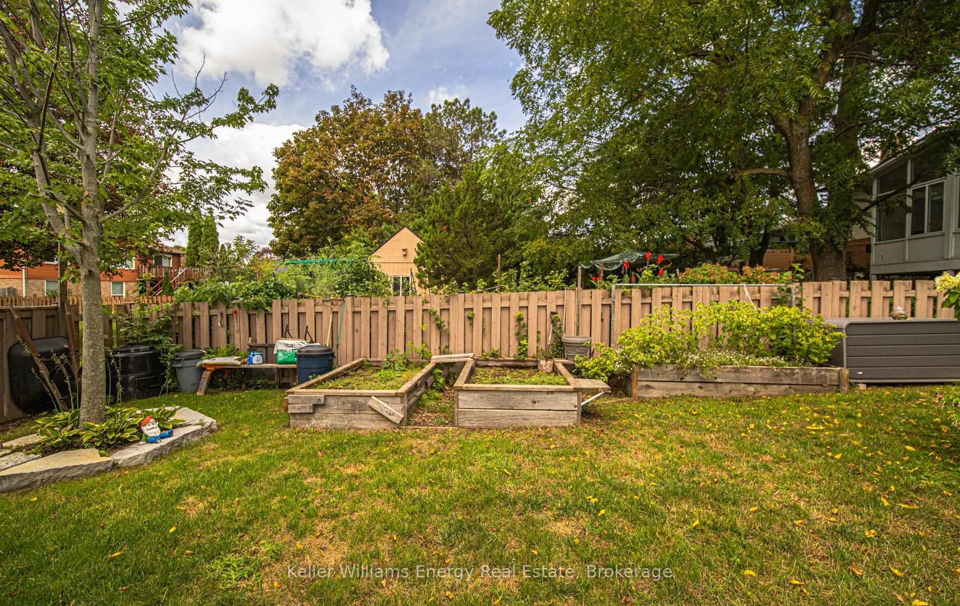 Photo 8 of 460 Labrador Drive, Oshawa, Donevan — HOMEH