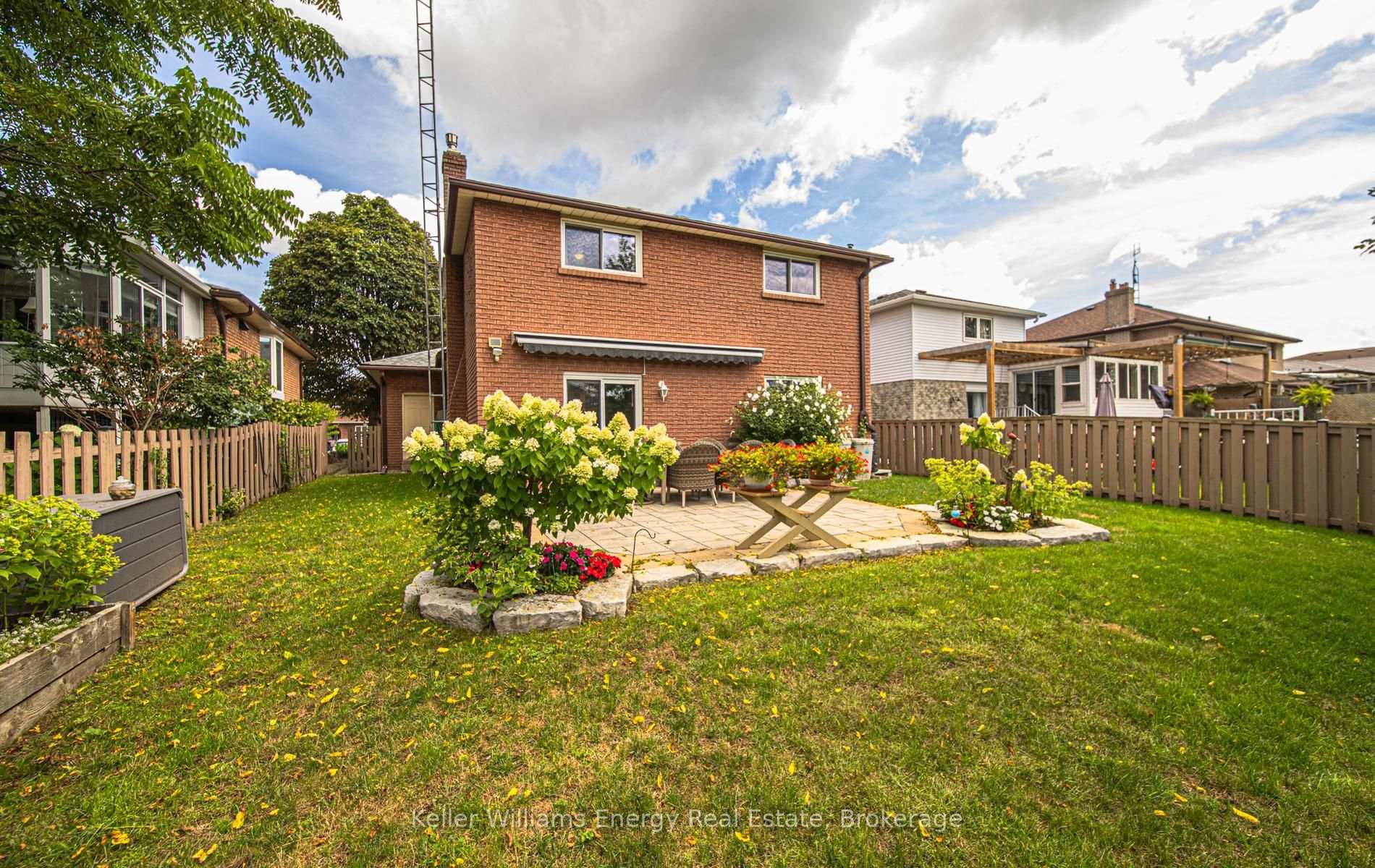 Photo 11 of 460 Labrador Drive, Oshawa, Donevan — HOMEH