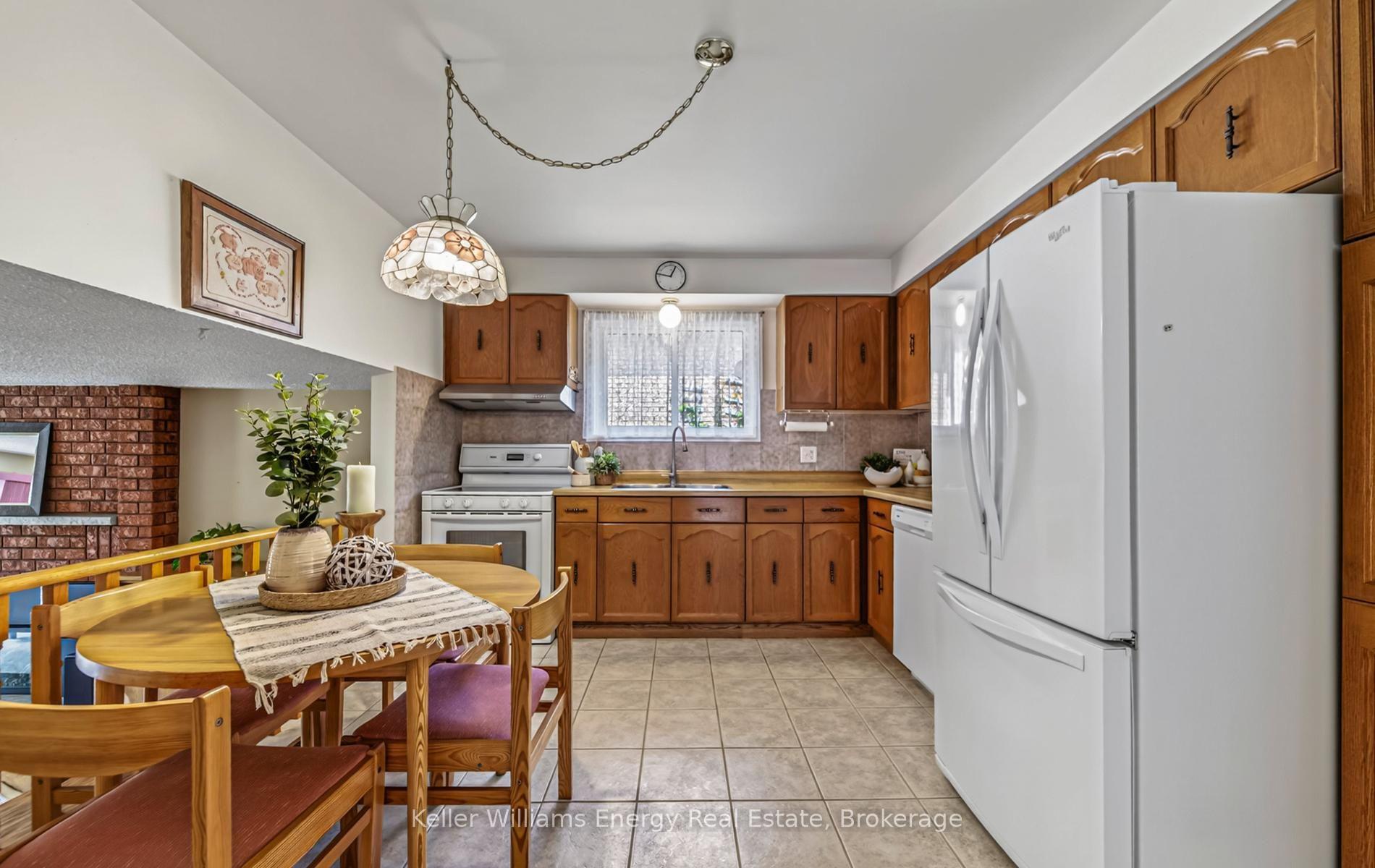 Photo 23 of 460 Labrador Drive, Oshawa, Donevan — HOMEH