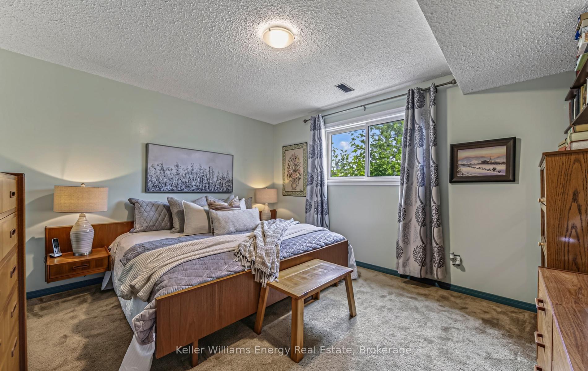 Photo 32 of 460 Labrador Drive, Oshawa, Donevan — HOMEH