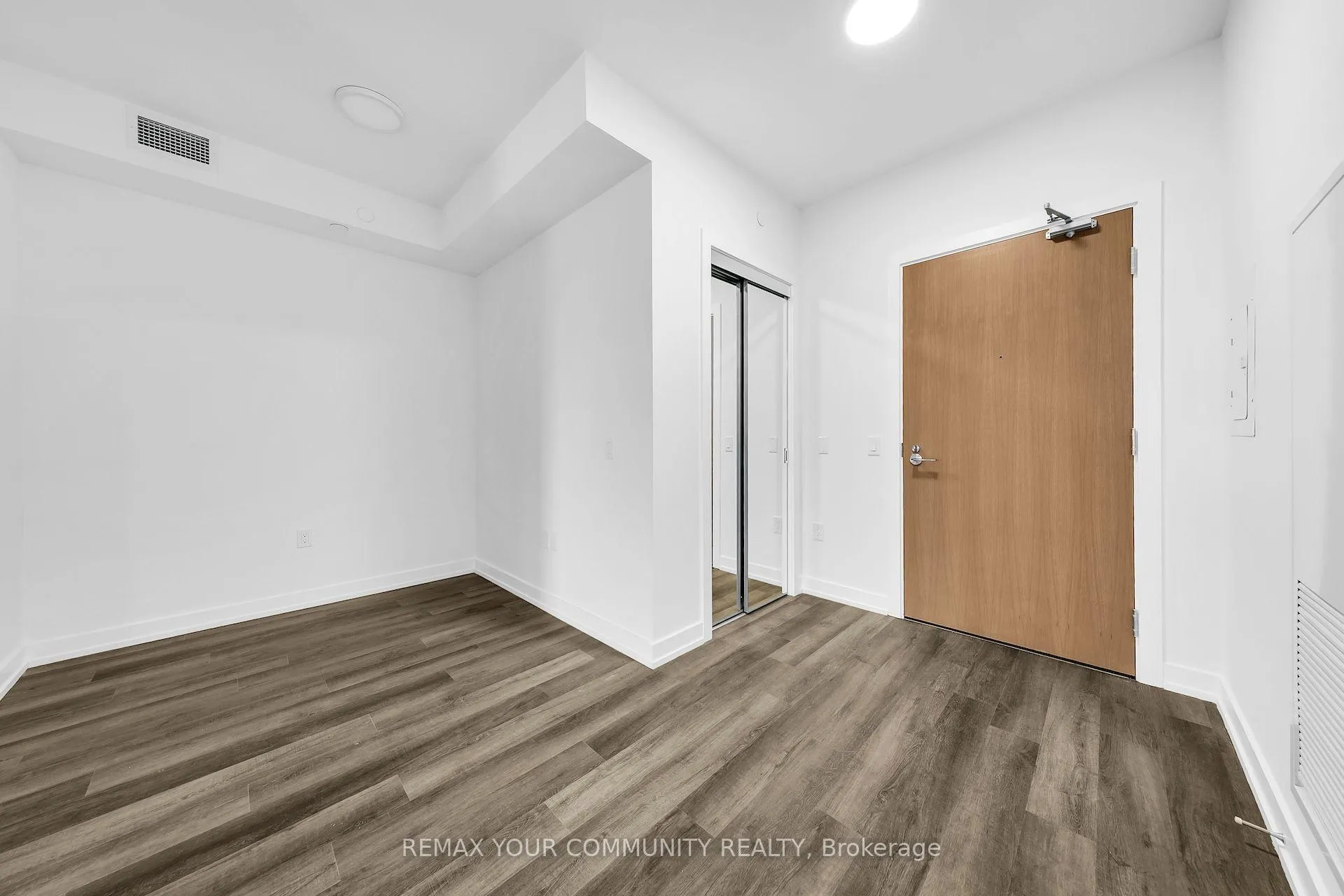 Photo 3 of Unit 1504, 5 Meadowdale Road, Vaughan, Vaughan Corporate Centre — HOMEH