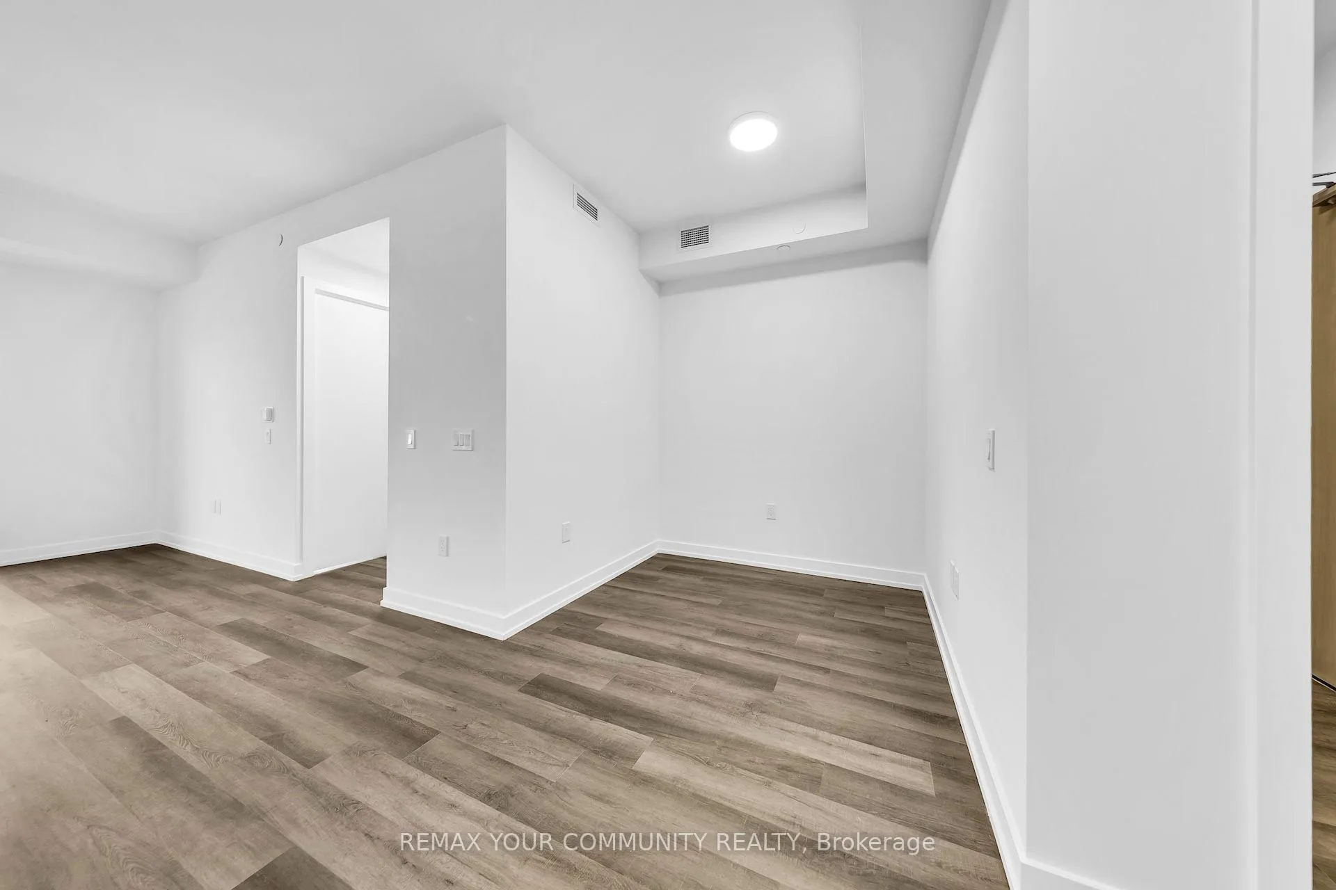 Photo 5 of Unit 1504, 5 Meadowdale Road, Vaughan, Vaughan Corporate Centre — HOMEH