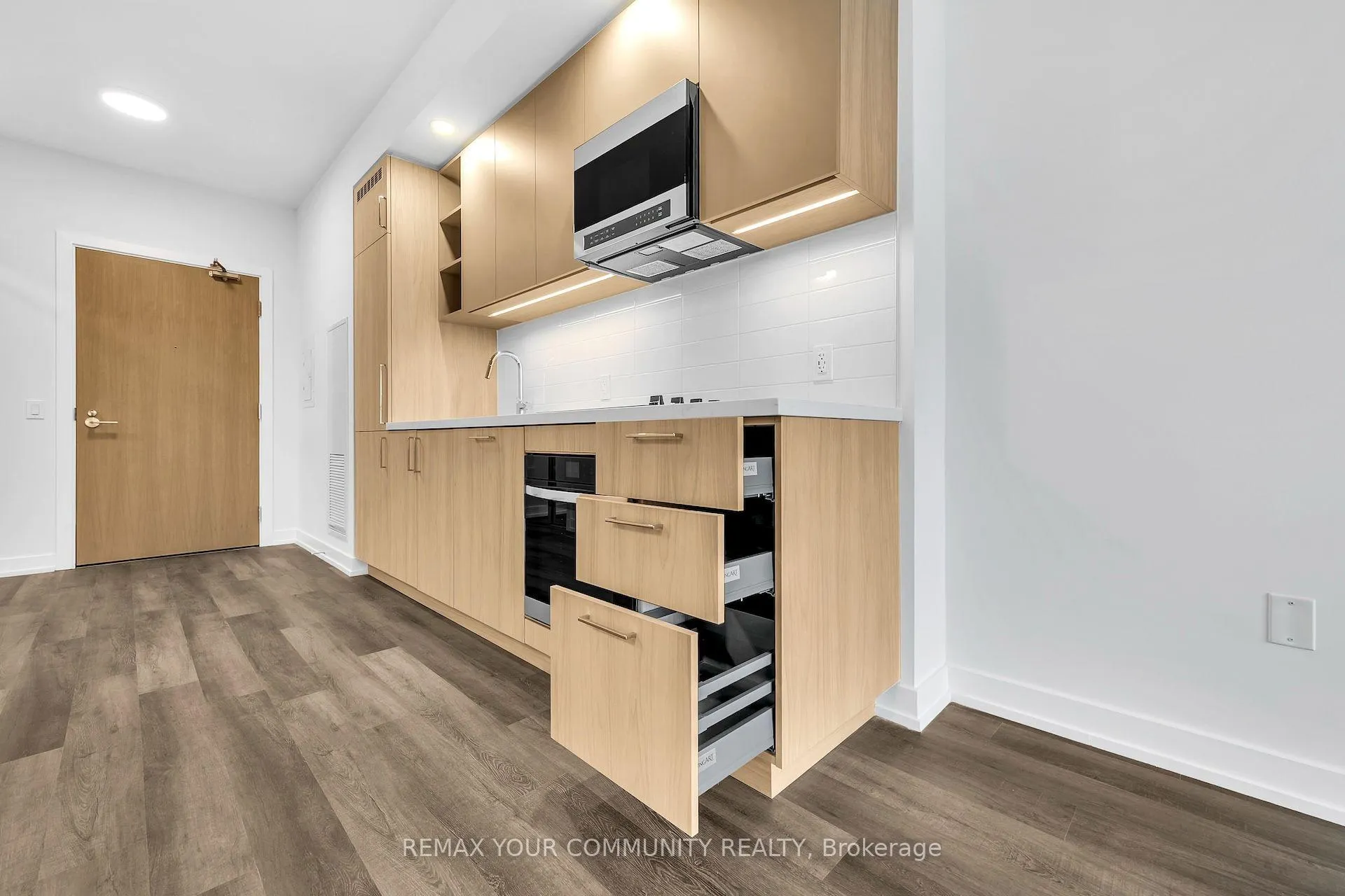 Photo 9 of Unit 1504, 5 Meadowdale Road, Vaughan, Vaughan Corporate Centre — HOMEH