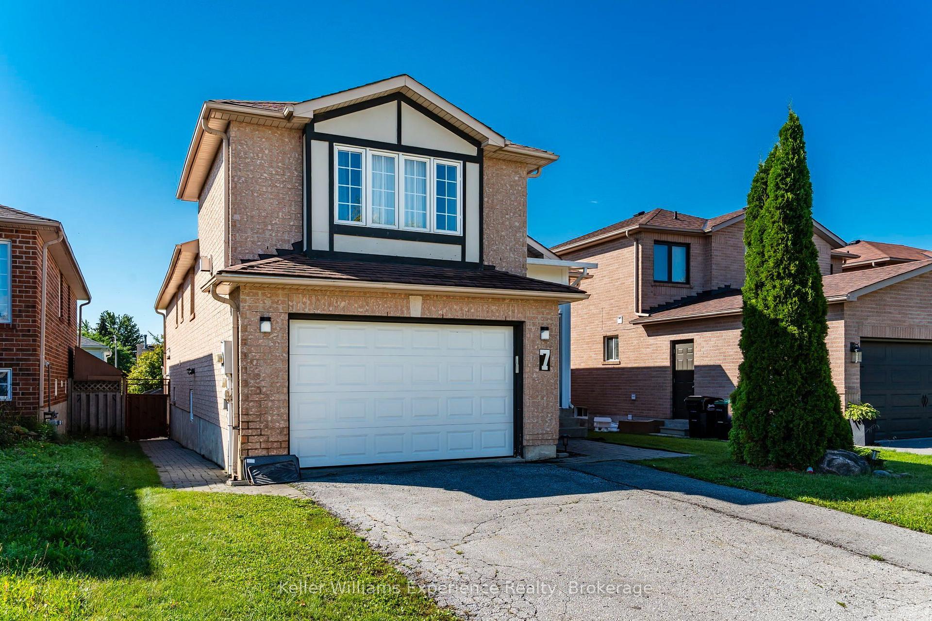 Photo 3 of 7 Golds Crescent, Barrie, Holly — HOMEH