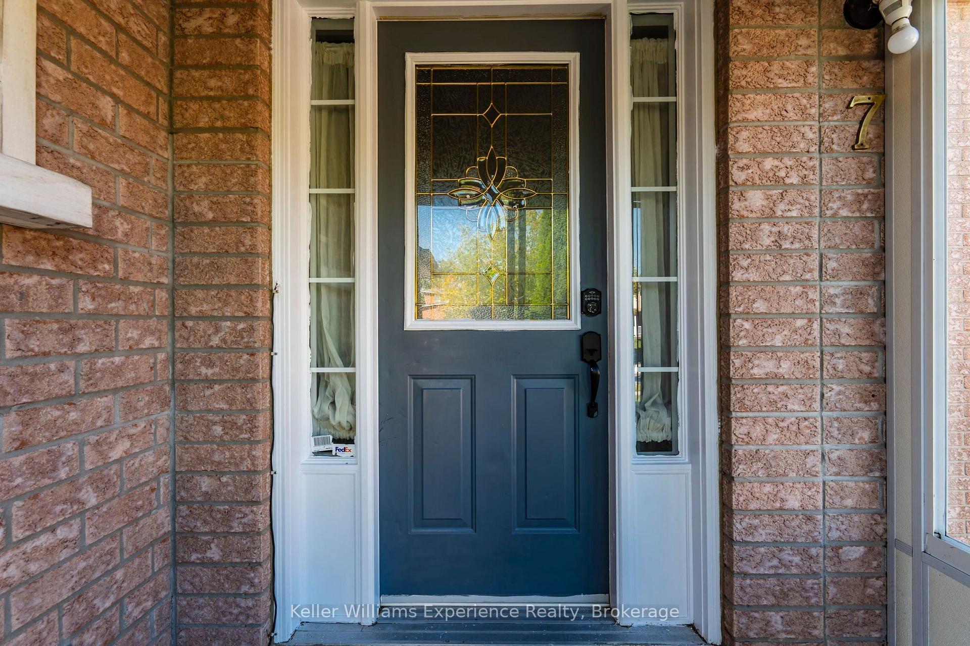 Photo 5 of 7 Golds Crescent, Barrie, Holly — HOMEH