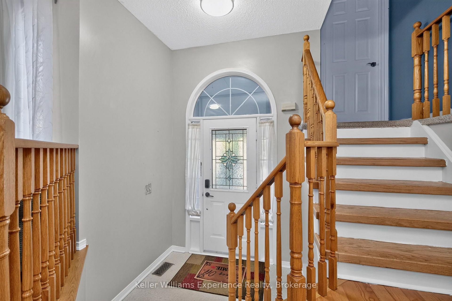 Photo 6 of 7 Golds Crescent, Barrie, Holly — HOMEH