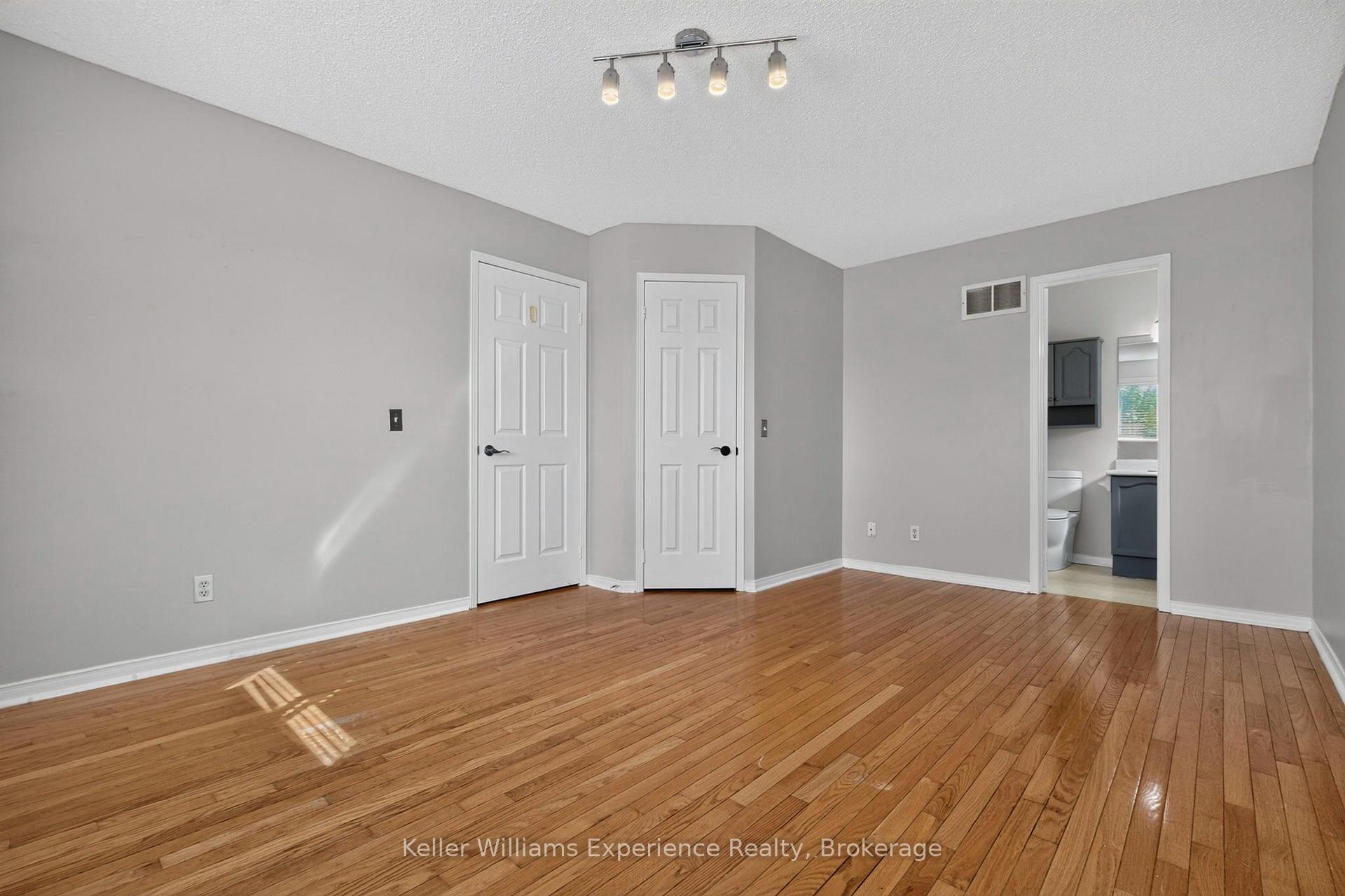 Photo 15 of 7 Golds Crescent, Barrie, Holly — HOMEH