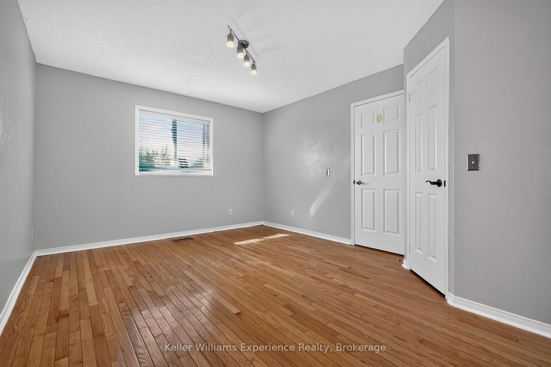 Photo 16 of 7 Golds Crescent, Barrie, Holly — HOMEH