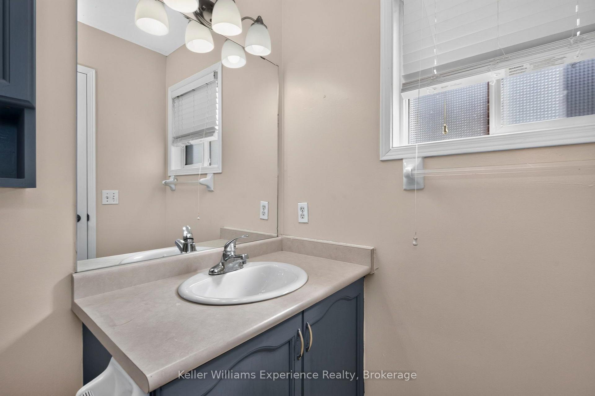 Photo 19 of 7 Golds Crescent, Barrie, Holly — HOMEH