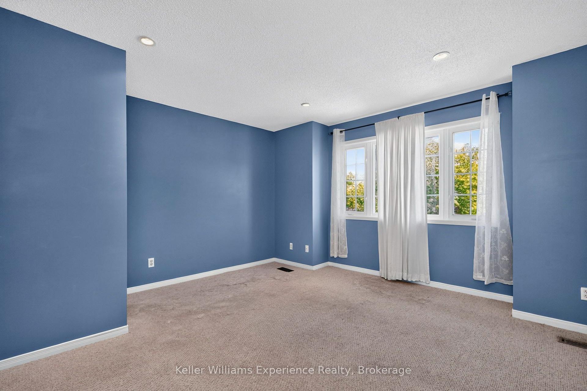 Photo 22 of 7 Golds Crescent, Barrie, Holly — HOMEH