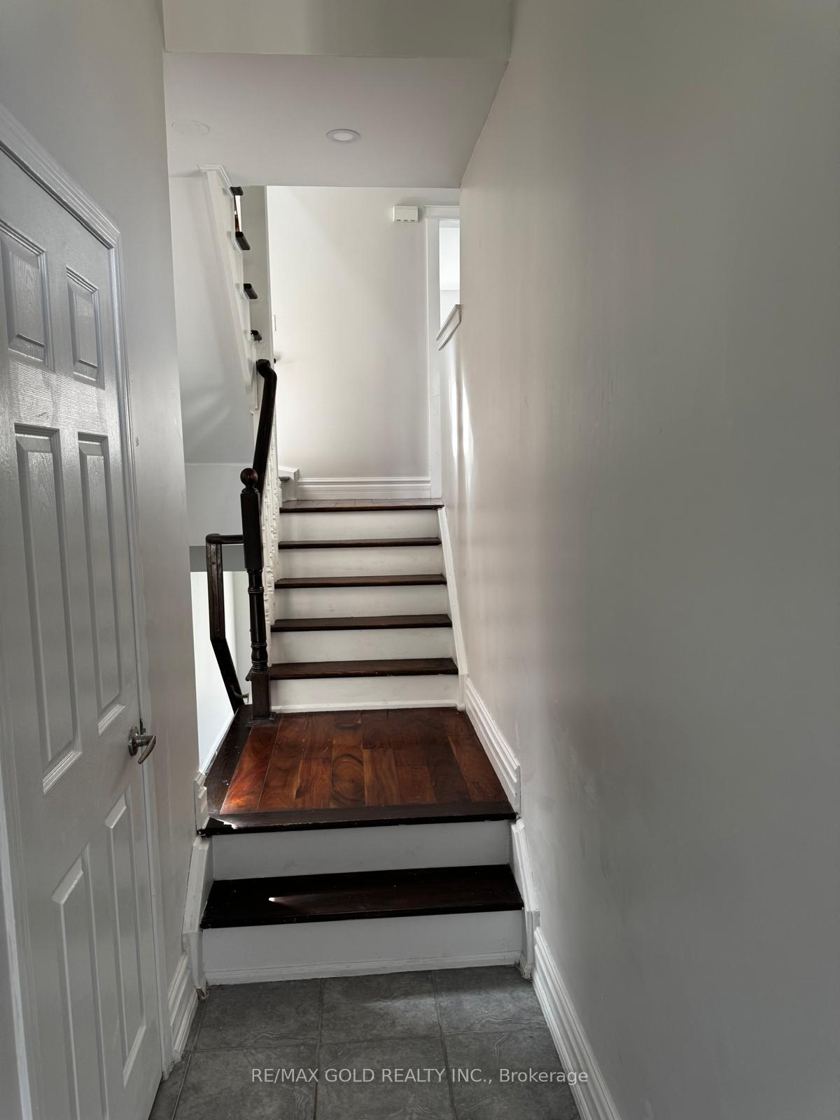 Photo 2 of 271 Richvale Drive S, Brampton, Heart Lake East — HOMEH