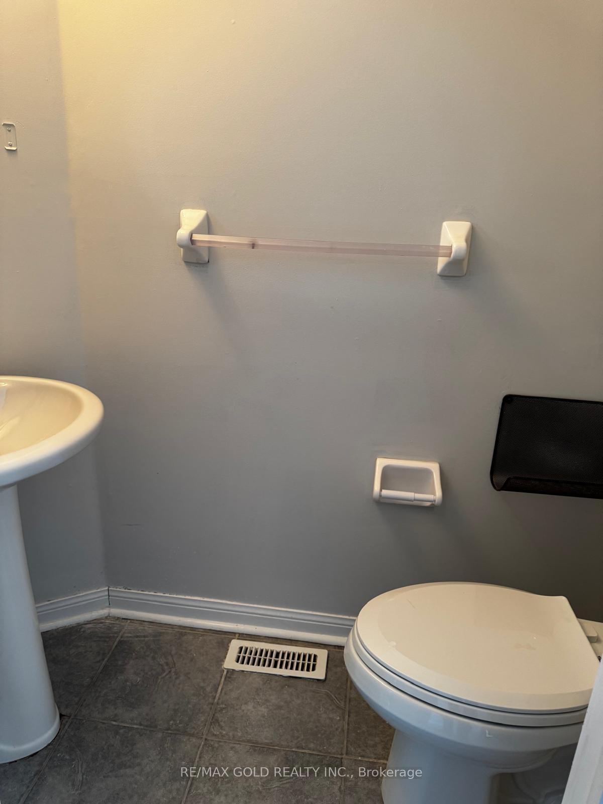 Photo 3 of 271 Richvale Drive S, Brampton, Heart Lake East — HOMEH
