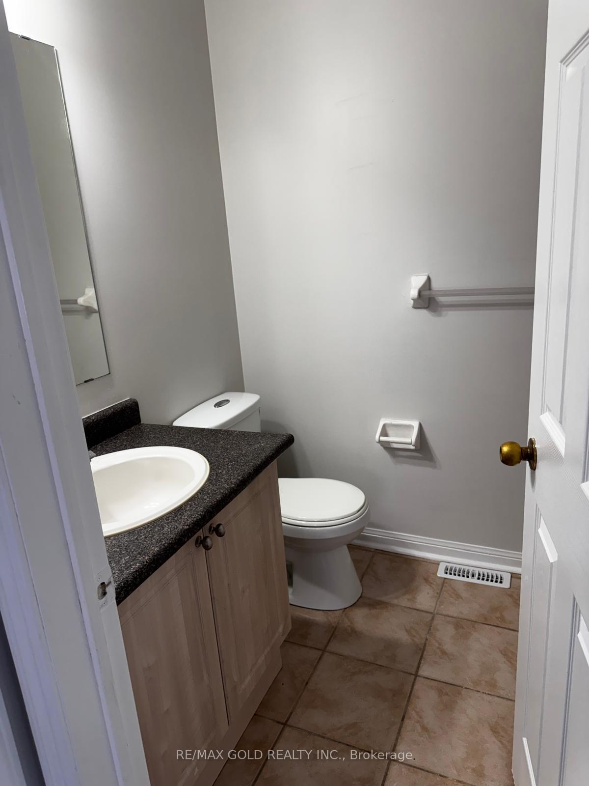 Photo 12 of 271 Richvale Drive S, Brampton, Heart Lake East — HOMEH