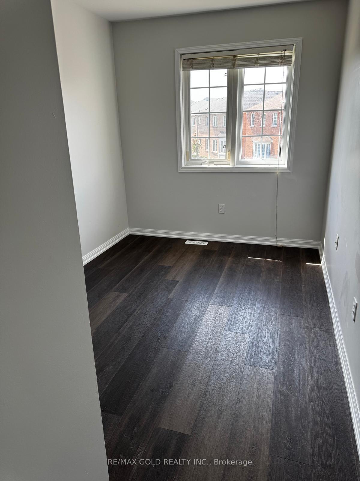 Photo 14 of 271 Richvale Drive S, Brampton, Heart Lake East — HOMEH
