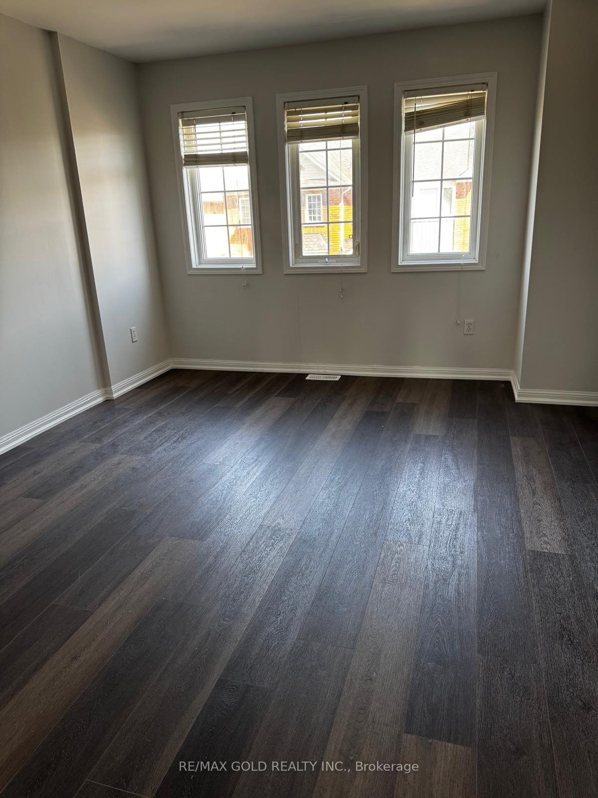 Photo 15 of 271 Richvale Drive S, Brampton, Heart Lake East — HOMEH