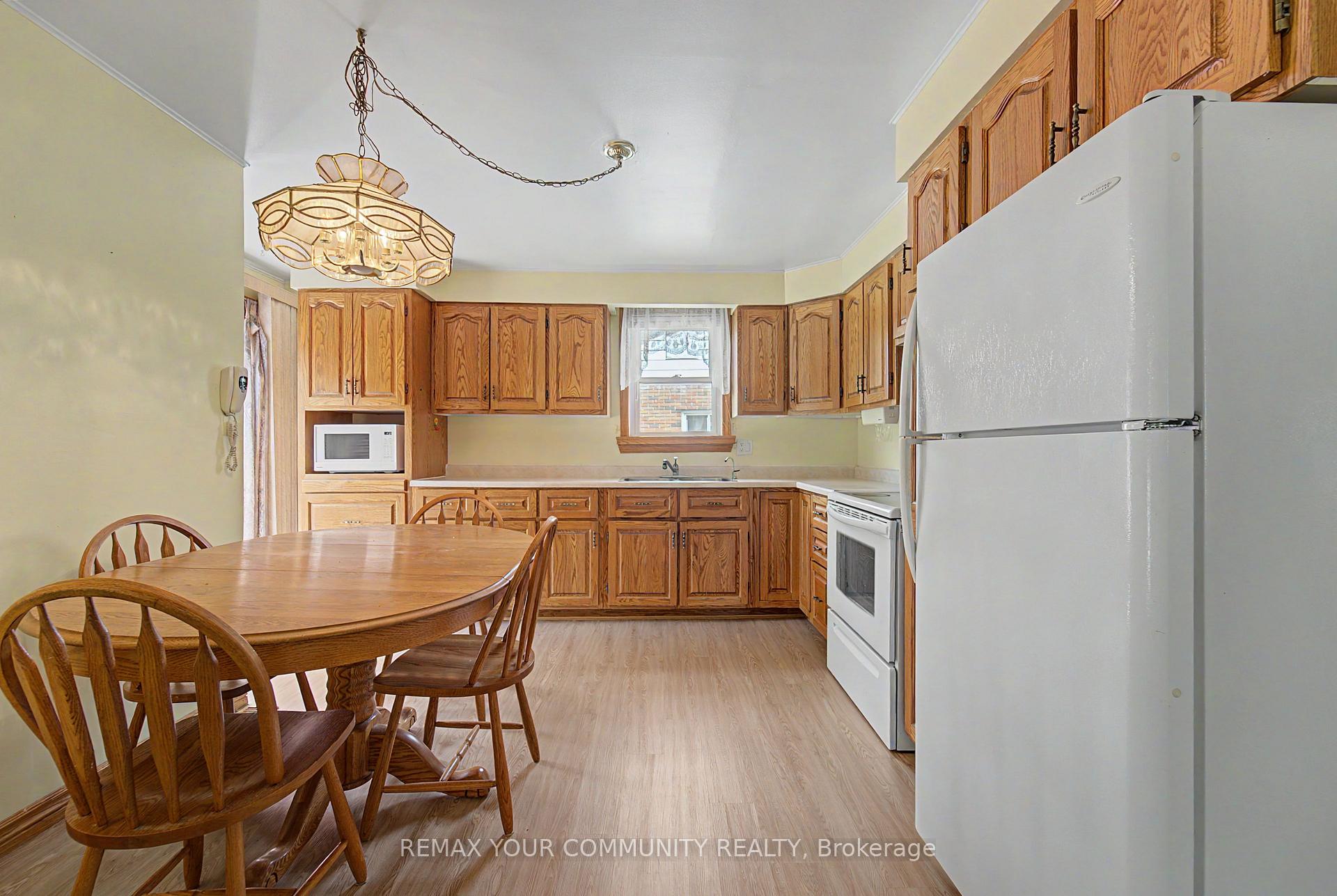 Photo 8 of 4690 Baldwin Street S, Whitby, Taunton North — HOMEH