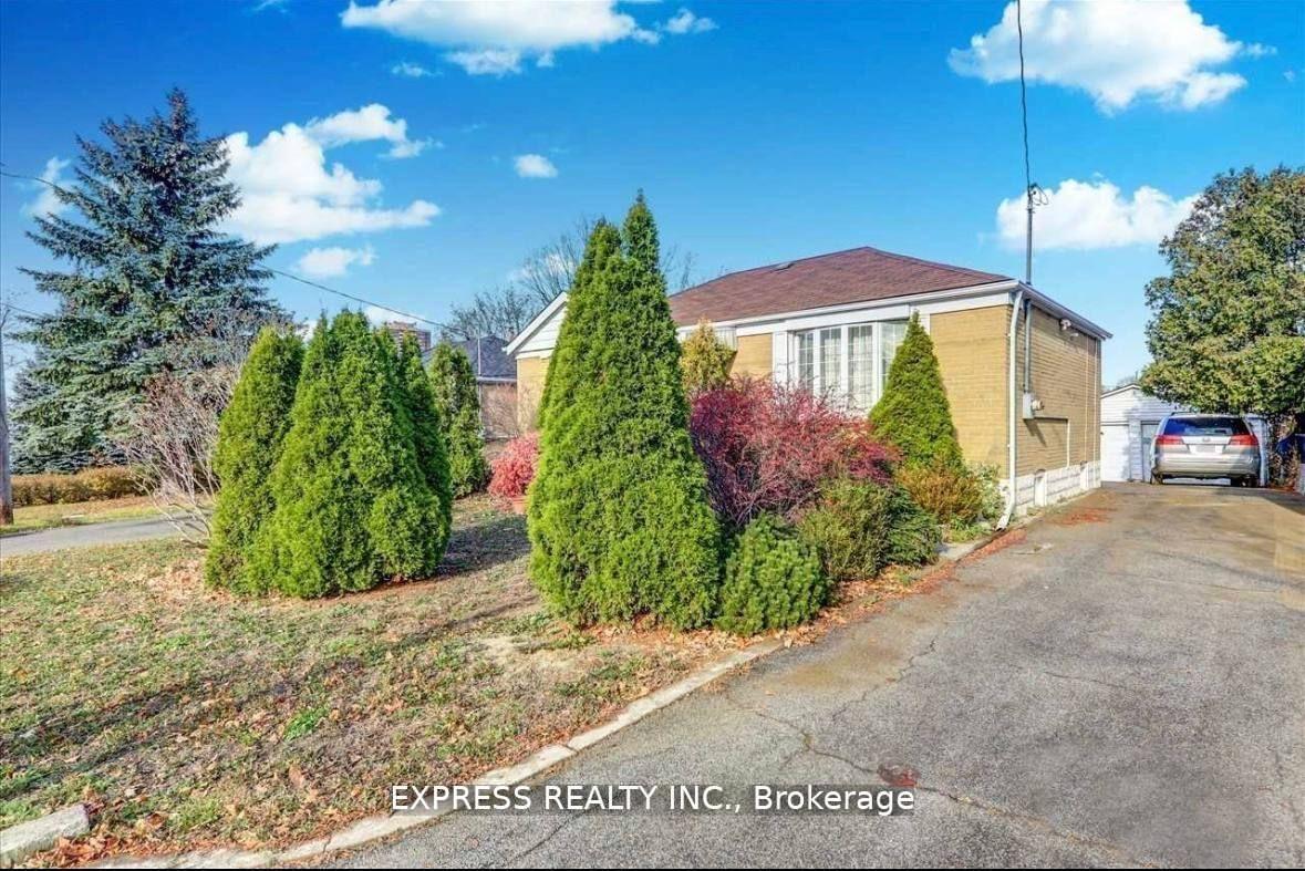 Photo 2 of Unit Bsmt, 46 William Cragg Drive, North York, Downsview-Roding-CFB — HOMEH